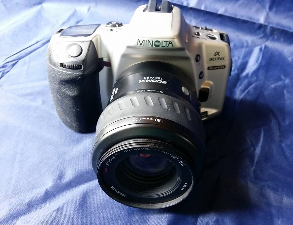 MINOLTA 303Si SUPER MINOLTA LENS AF XI 80-200MM.F4.5(22)-5.6
