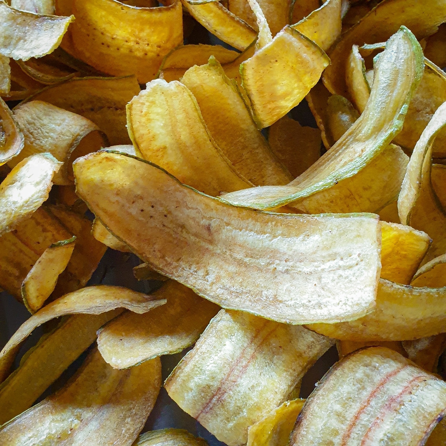 กล้วยกระทบเปลือก อบเกลือ เค็มน้อย 500g.