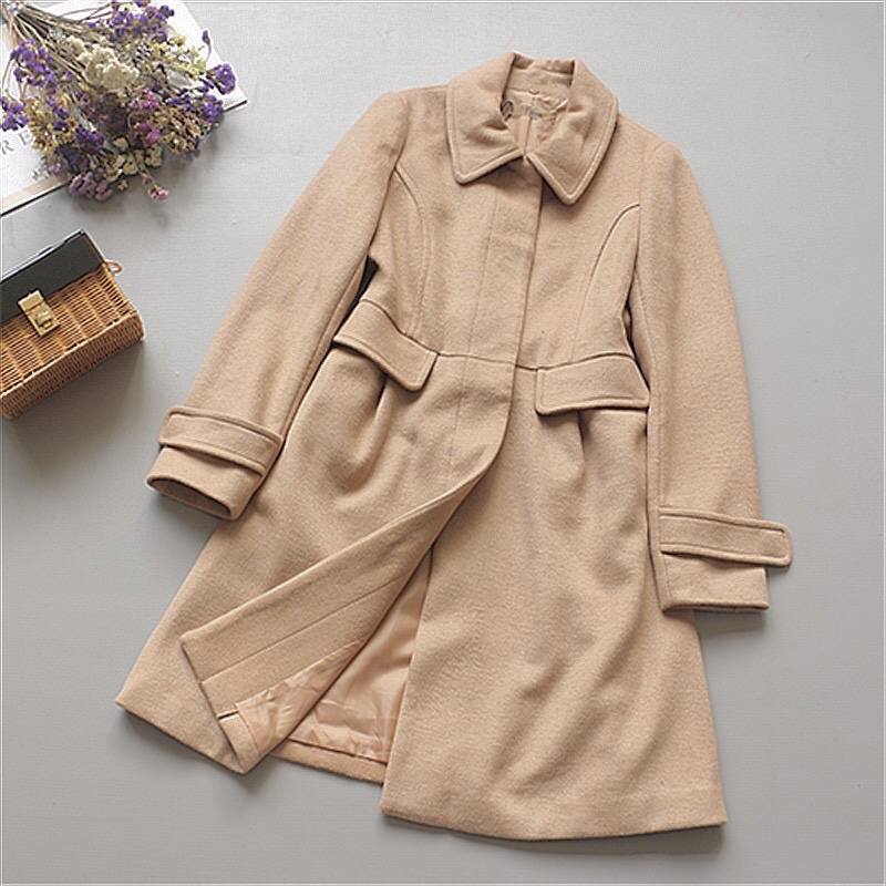 Freesia เสื้อโค้ท เสื้อกันหนาว เนื้อผ้าสักหลาดวูล สีนู้ดกากี แต่งกระดุมแถบ สองแถว แบรนด์ Freesia สำเนา สำเนา นู้ดกากี