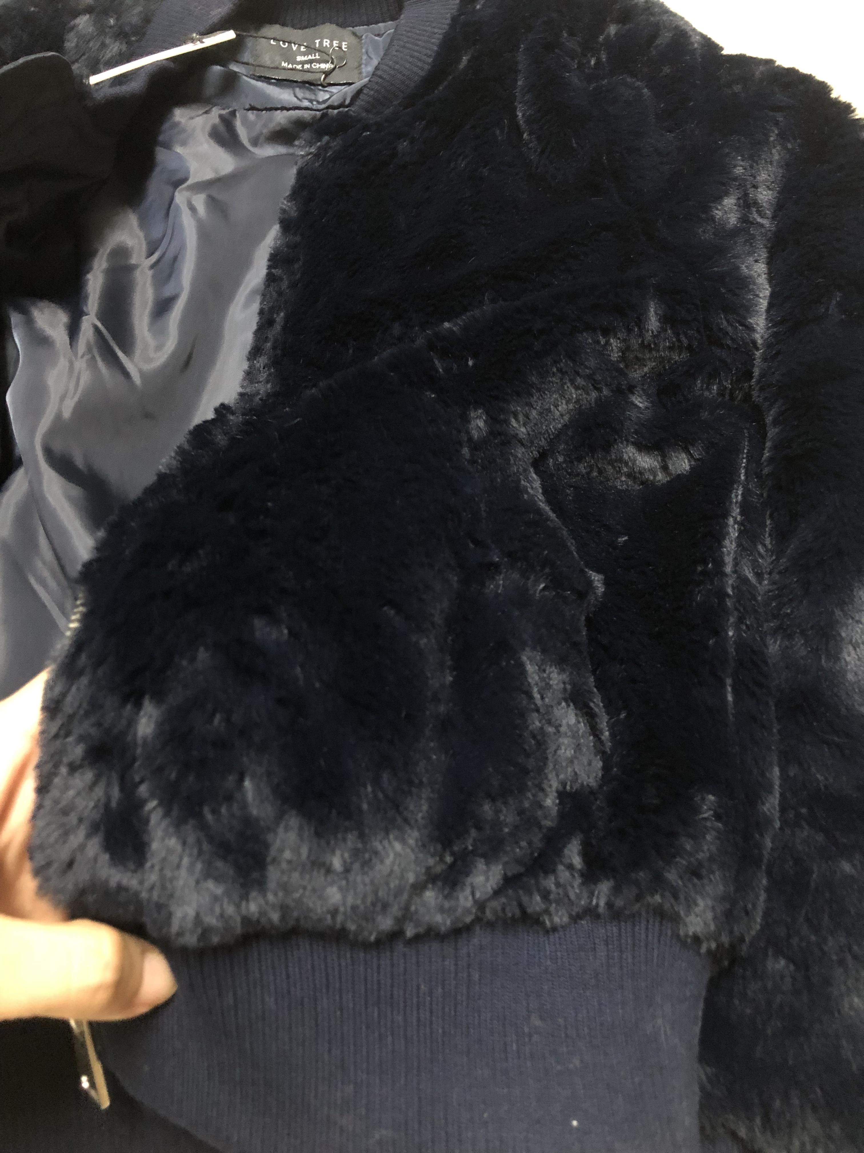 เสื้อเฟอร์กันหนาว หมวกฮู้ด เสื้อขน (FLUFFY COAT) แบรนด์ LOVE TREE