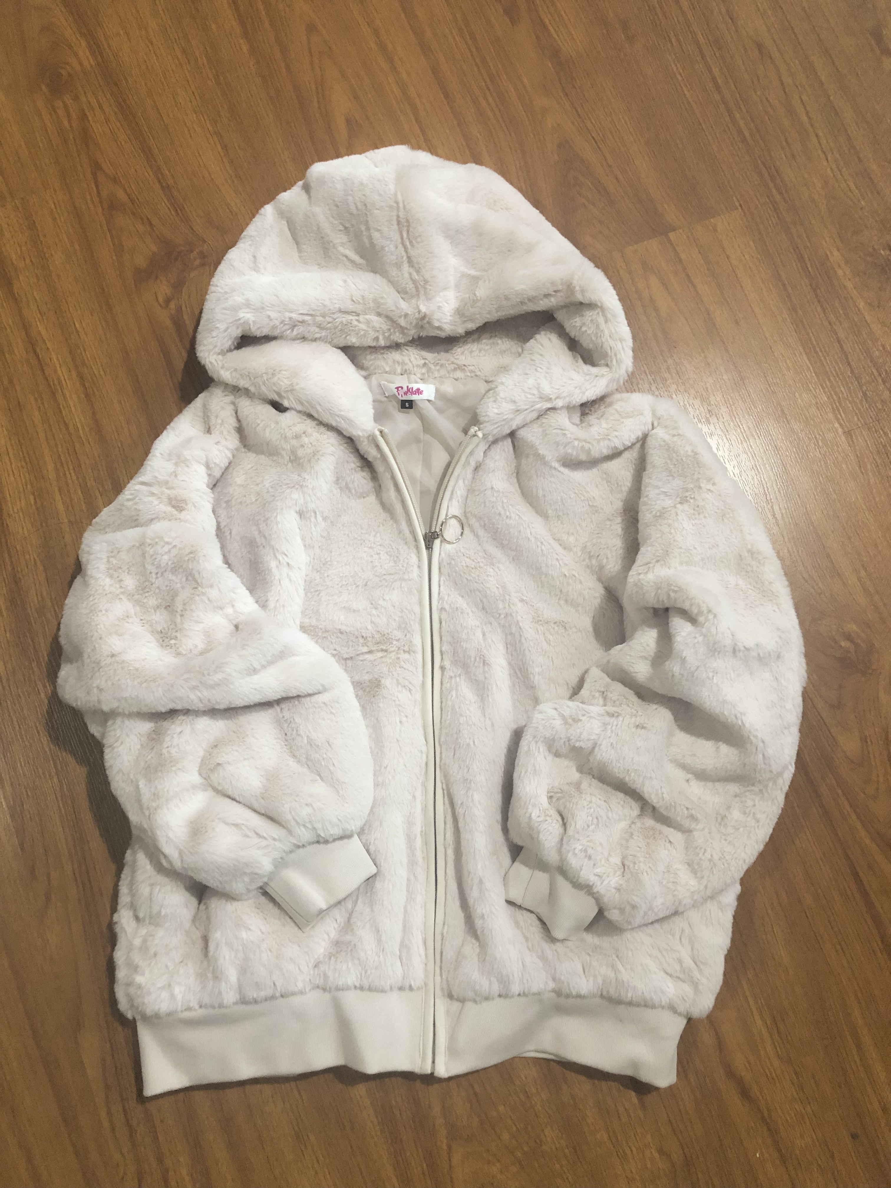 Pink latte เสื้อเฟอร์กันหนาว หมวกฮู้ด เสื้อขน (FLUFFY COAT ) แบรนด์ Pink latte