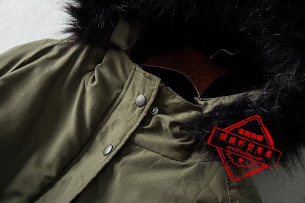Ambiance เสื้อโค้ท ฮูท เสื้อกันหนาวparka สีเขียว แบรนด์ AMBIANCE OUTWEAR แต่งเฟอร์ บุนวมอุ่น งานสวย แนวมากคะ เขียว