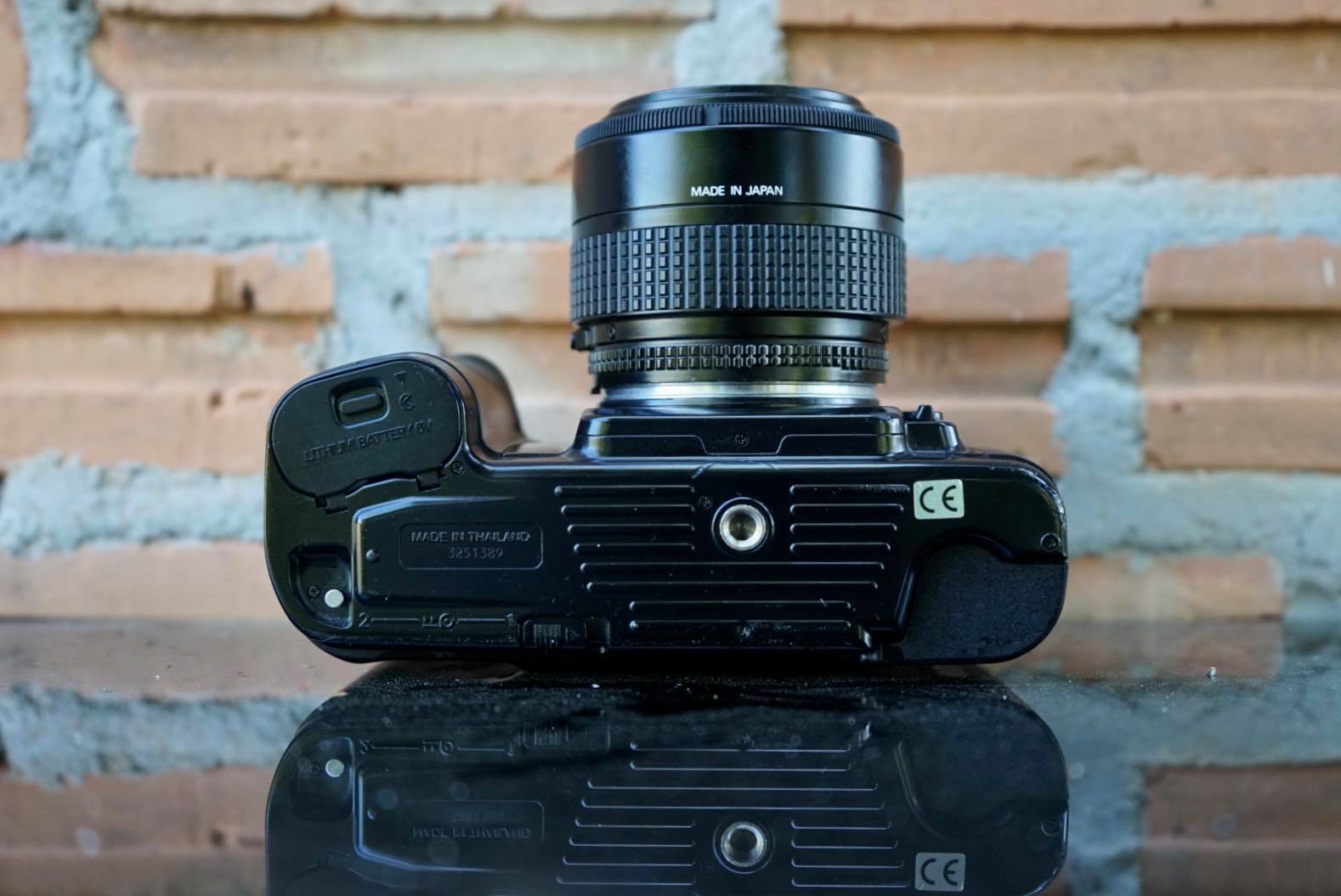 Nikon F-601 QUARTZ DATE AF NIKKOR 35-70MM.F3.3-4.5