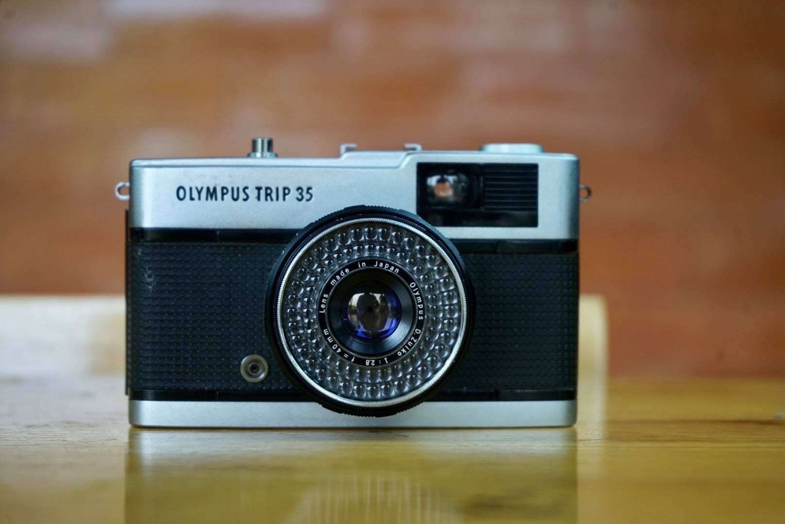 OLYMPUS TRIP 35 OLYMPUS D.ZUIKO 40MM.F2.8