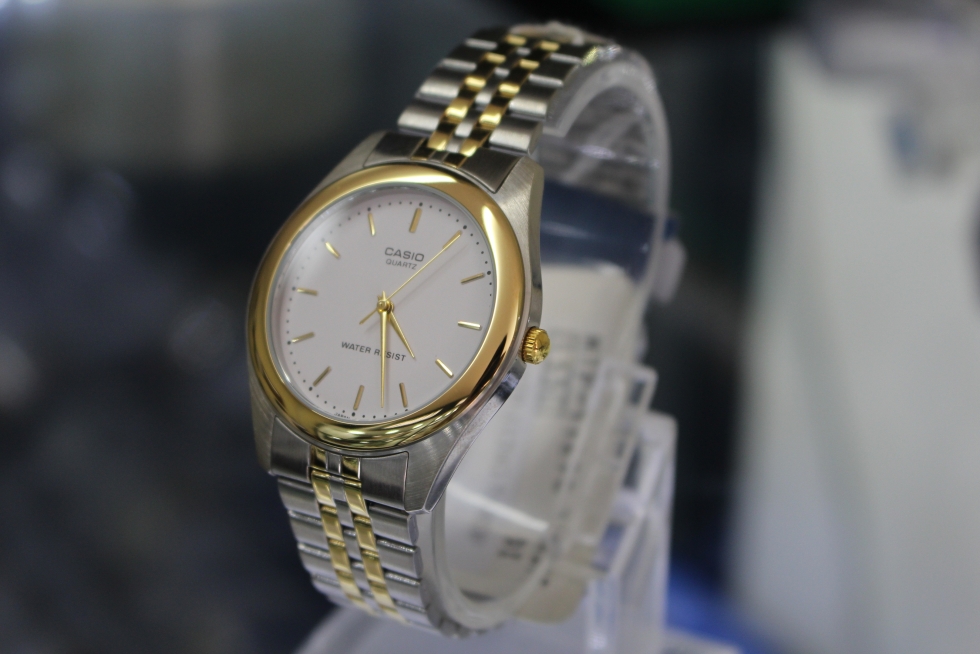 CASIO นาฬิกาคาสิโอ นาฬิกาข้อมือ นาฬิกากันน้ำ นาฬิกาของแท้ ประกันศูนย์ CMG 1 ปี รุ่น MTP-1129G-7A นาฬิกาสีเงิน