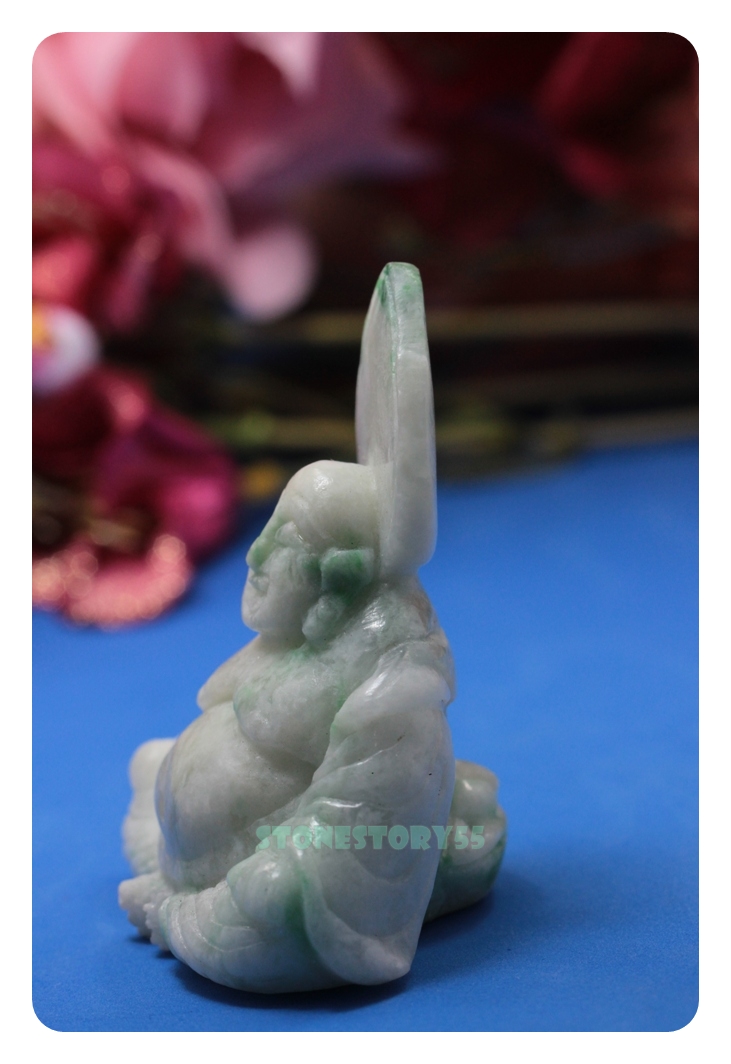 หยกแกะสลักพระสังกัจจายน์หนุนเงิน