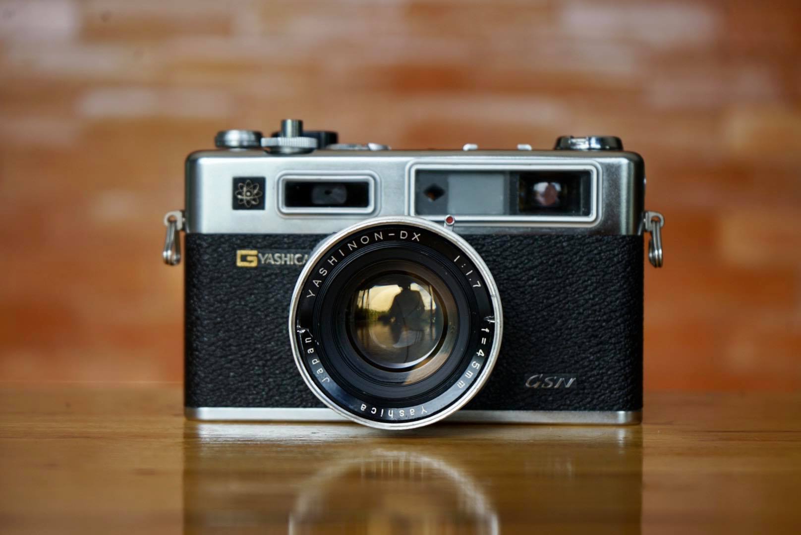 YASHICA ELECTRO 35 GSN COLOR YASHINON DX 45MM. F1.7