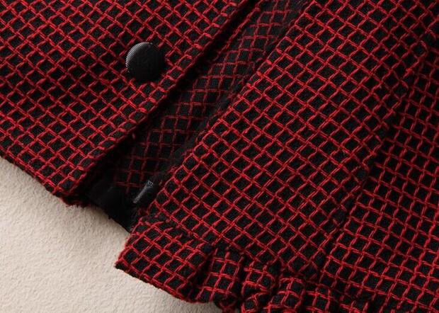 ชุดคลุม เสื้อโค้ด coat ตัวยาว ปลายแต่งจีบทวิสต์ สีแดง ผ้าหนา สวยหรูมากคะ 2 สี แดง/น้ำเงิน
