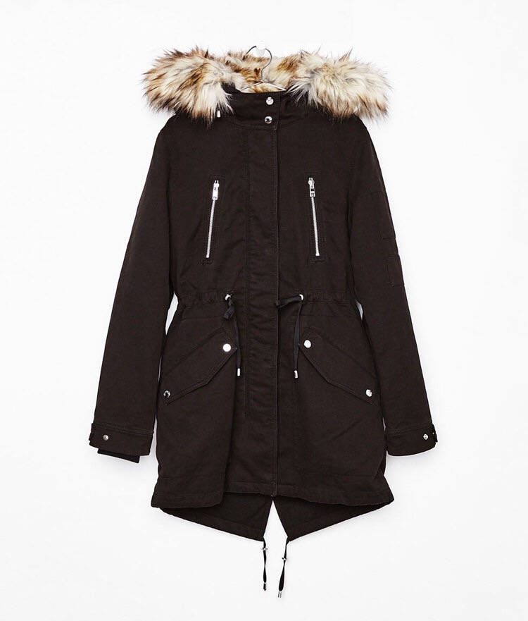 เสื้อโค้ทฮูท BERSHKAกันหนาว Parka สีเขียวแต่งขนเฟอร์ ซับขนอุ่นด้านใน (เฟอร์ & ขนอุ่นด้านใน ถอดได้คะ) งานสวย บุนวมอุ่น ใส่ติดลบได้เลยคะ Size XS/S/M/ L เขียว