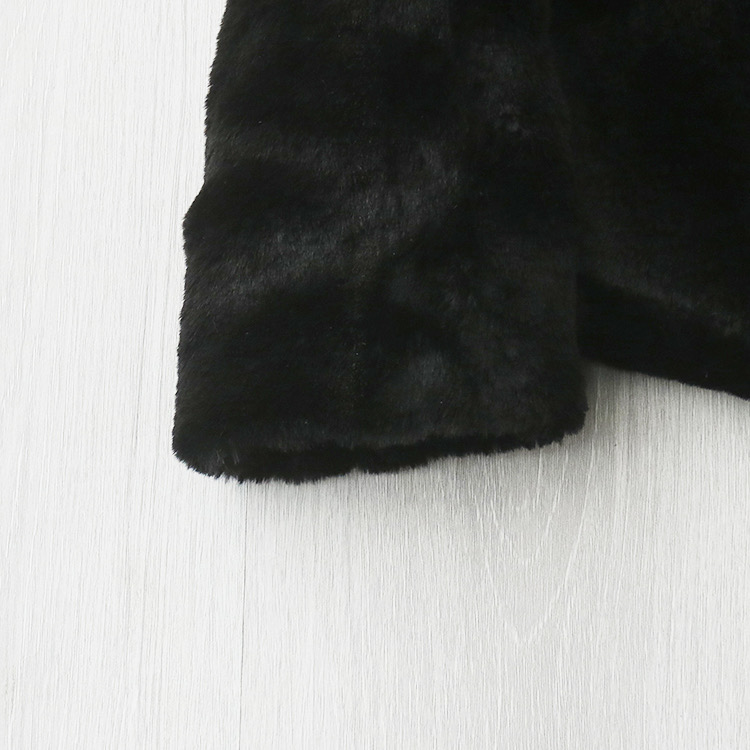 Selected เสื้อเฟอร์กันหนาว เสื้อขน Fluffy coat สีขาว แบรนด์ SELECTED สำเนา สำเนา สำเนา สำเนา