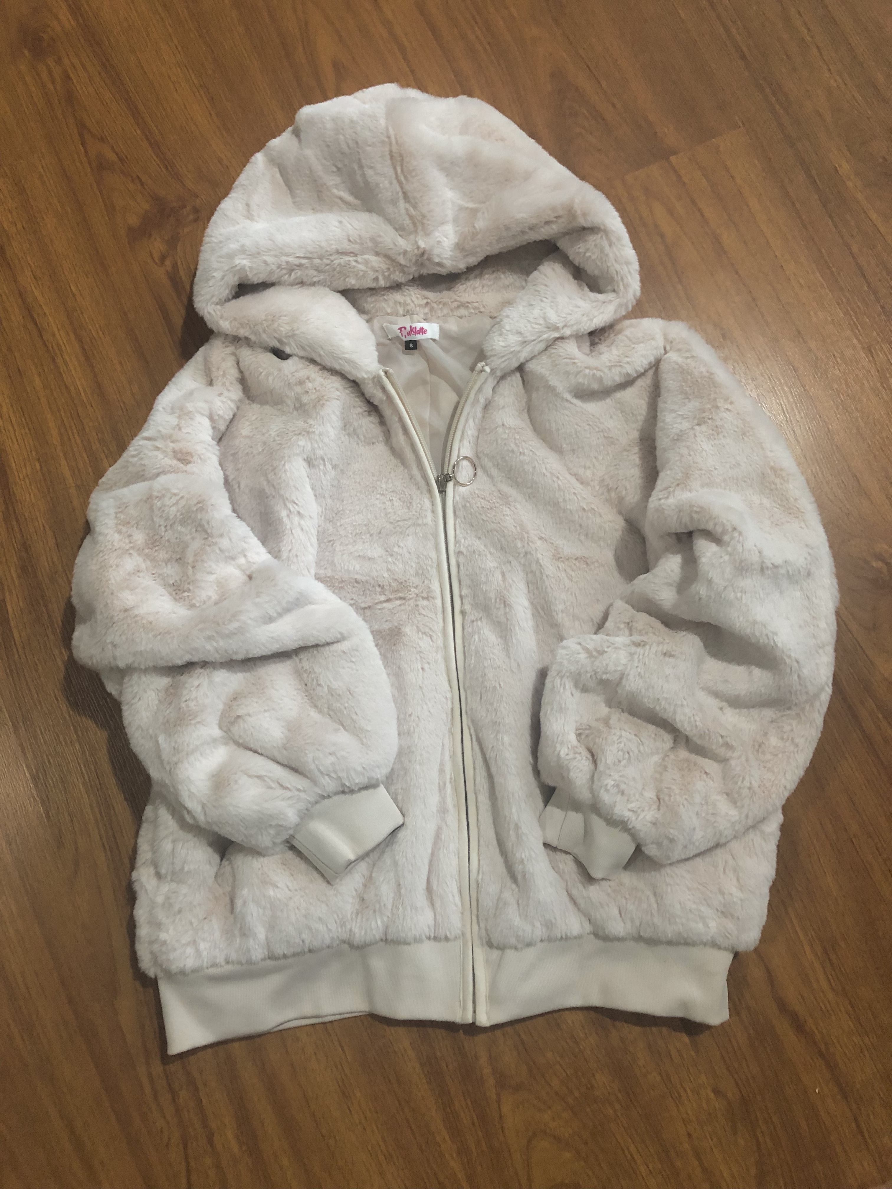 Pink latte เสื้อเฟอร์กันหนาว หมวกฮู้ด เสื้อขน (FLUFFY COAT ) แบรนด์ Pink latte