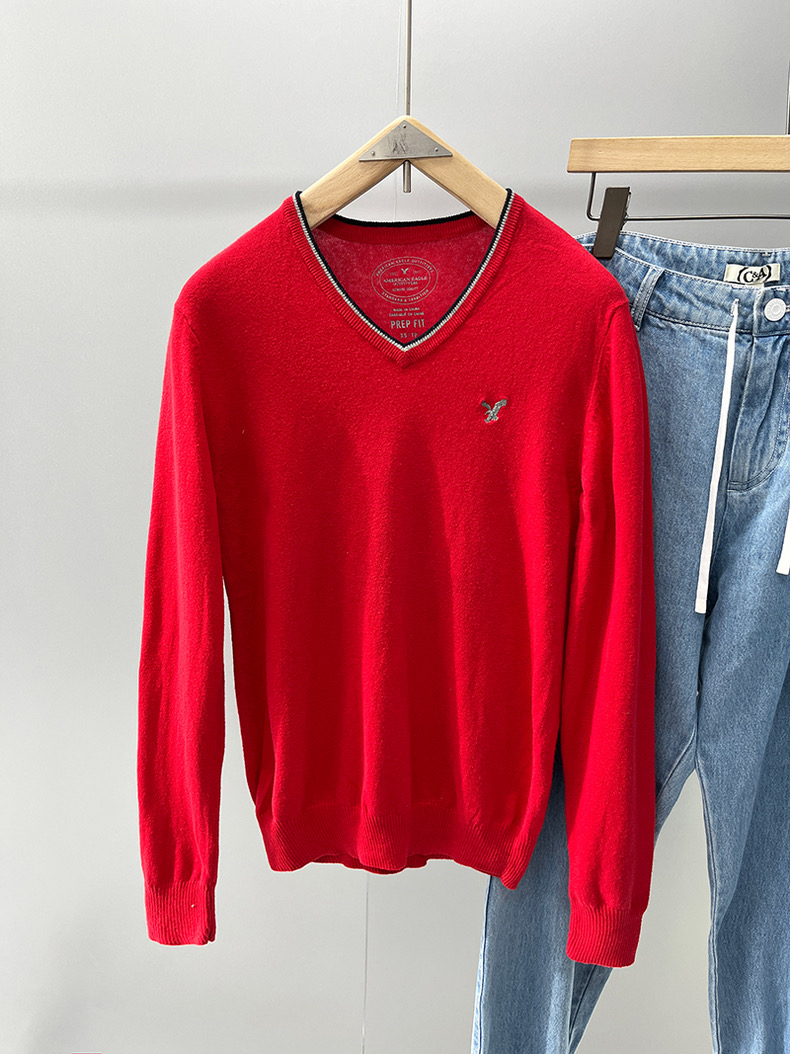 American eagle เสื้อไหมพรม เสื้อนิตติ้ง knitting ไหมพรม คอวี สีแดง แบรนด์ AMERICAN EAGLE สำเนา แดง