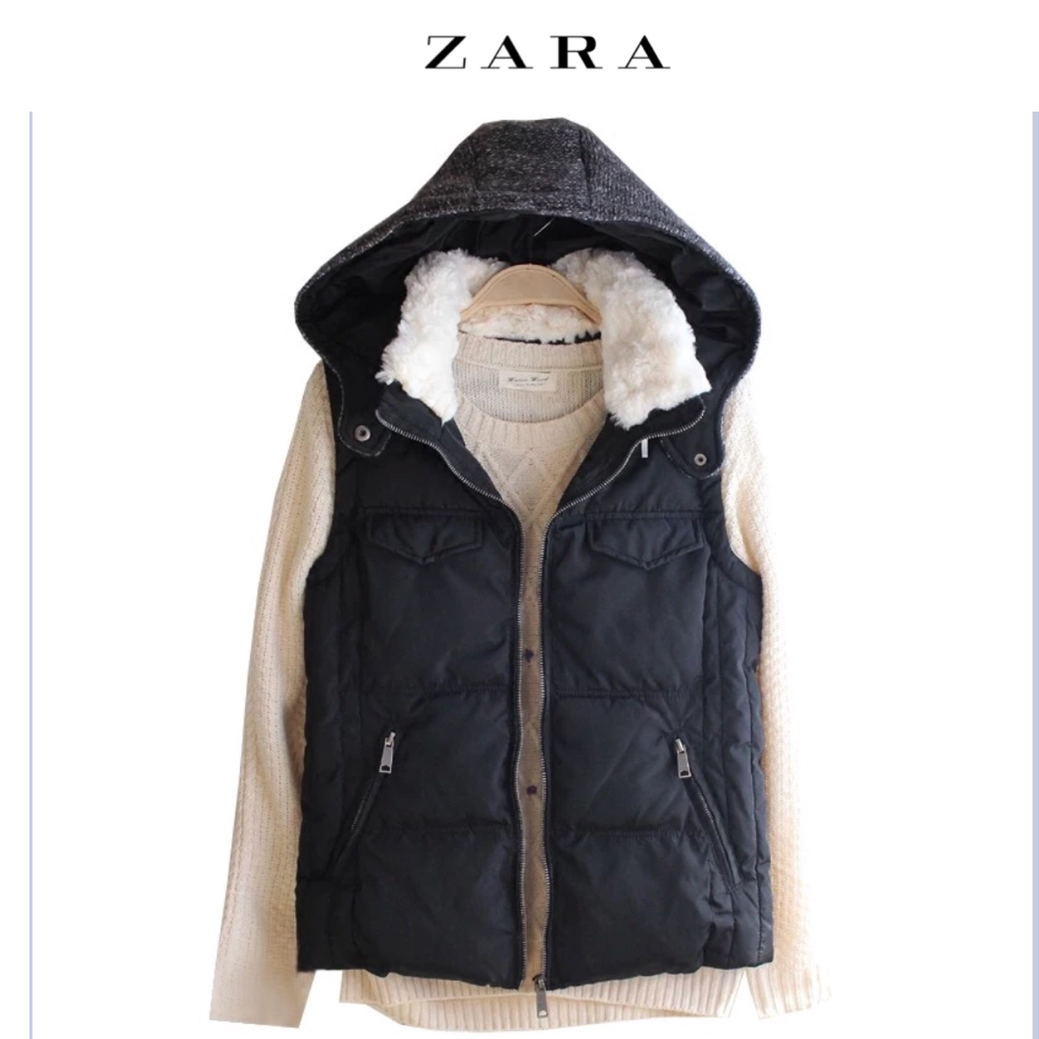Zara เสื้อกั๊กกันหนาว กั๊กZARA สีน้ำเงินกรม แต่งหมวกฮูท (ฮูทถอดได้คะ) แต่งขนอุ่น คอปกด้านใน แบบสวย น่ารักมากคะ 👍🏻หมวกฮูทถอดได้คะ น้ำเงินกรม