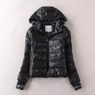 เสื้อกันหนาว ขนเป็ด เสื้อกันหนาวสีดำ แบรด์เนม อังกฤษหรู MONCLER แต่งแขนจั๊มพ์ผ้าสักหลาด ดิดหมวกฮูท สวยหรู อุ่นมว๊ากคะ Size S