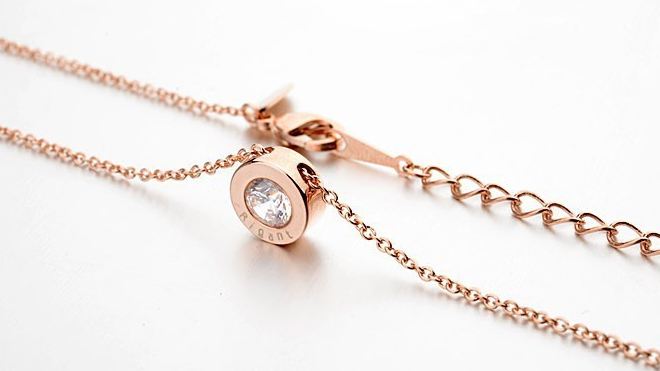 สร้อยคอผู้หญิง สร้อยคอ ห้อยจี้ วงกลม สี Rose Gold ฝังเพชรด้านใน สร้อยคอ ออกงาน วงกลม เล็ก น่ารัก ๆ สินค้าพรีเมี่ยม ลุ๊ค คุณหนู 45444