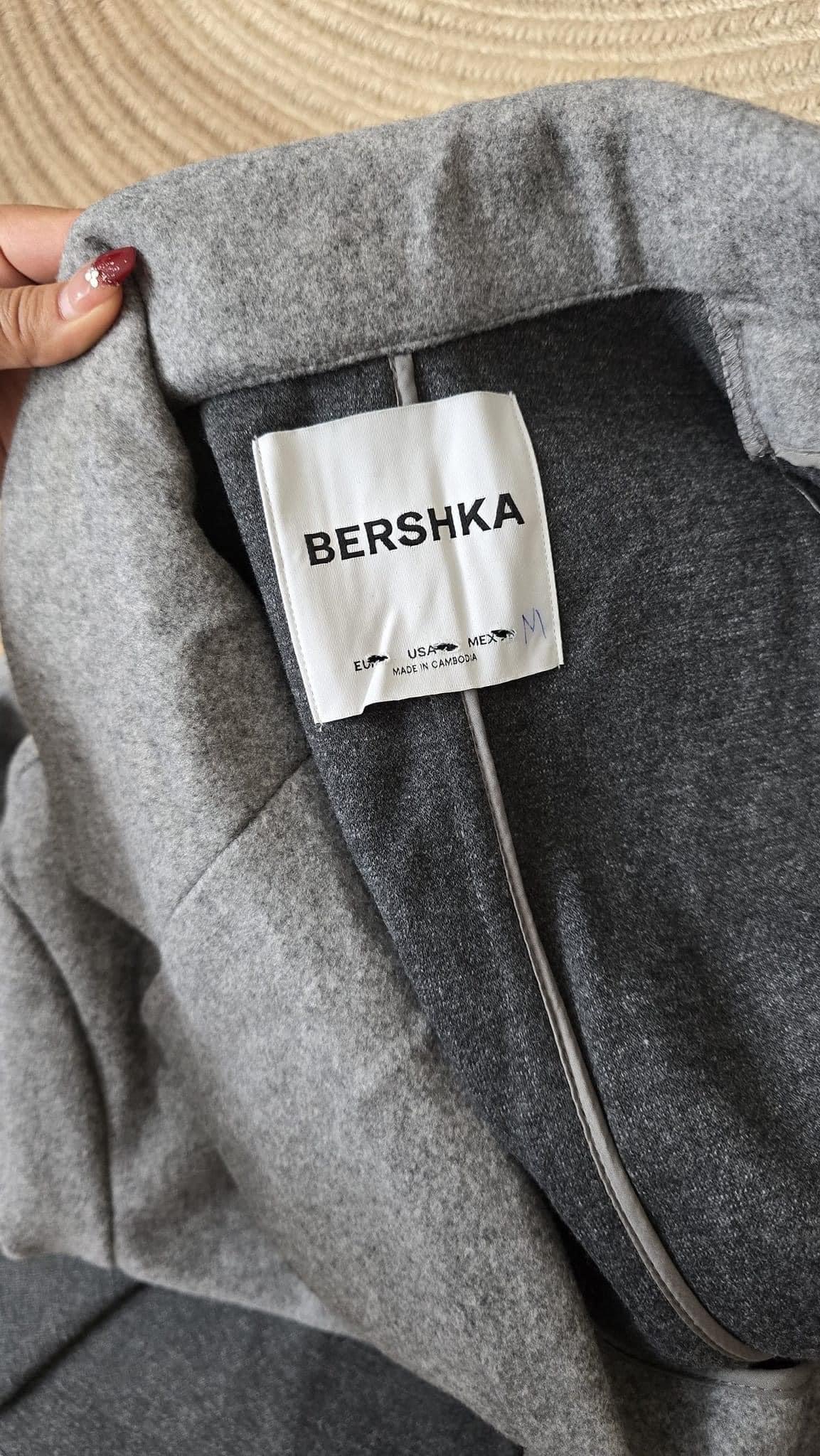 เสื้อโค้ท เสื้อกันหนาว Trench coat Bershka Knitting สีเทา แบรนด์ mohito สำเนา สำเนา