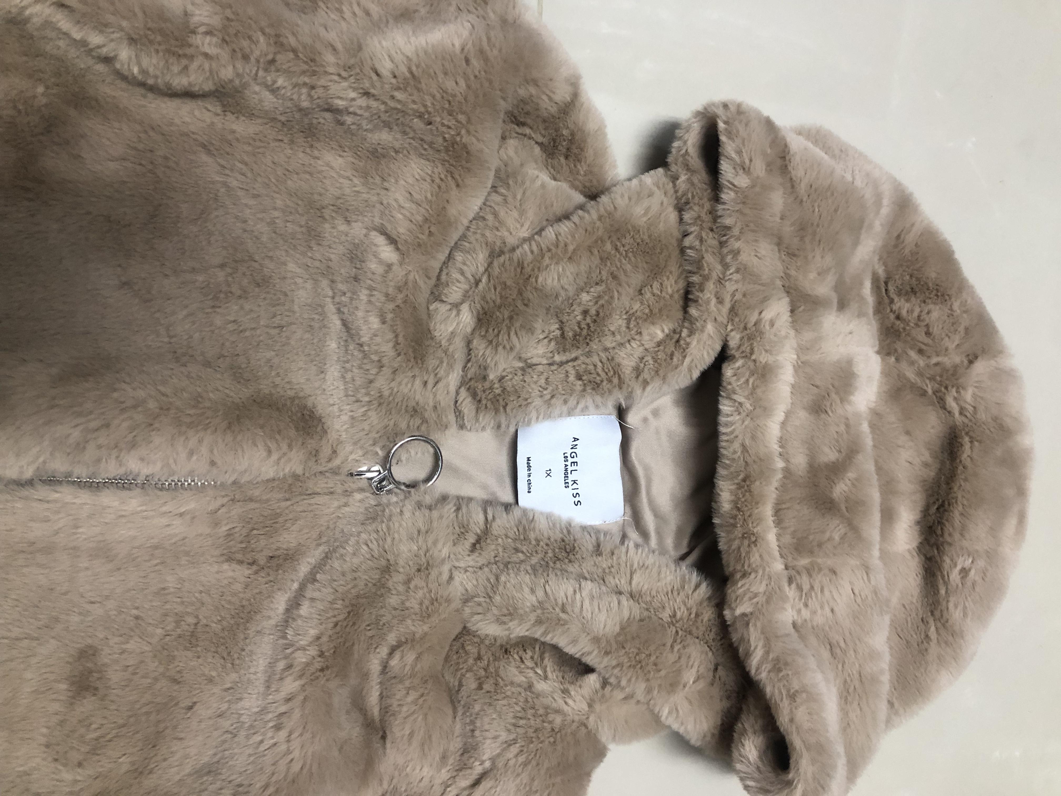 Angel kiss เสื้อเฟอร์กันหนาว หมวกฮู้ด เสื้อขน แบรนด์ ANGEL KISS (FLUFFY COAT) สำเนา น้ำตาลนู้ด
