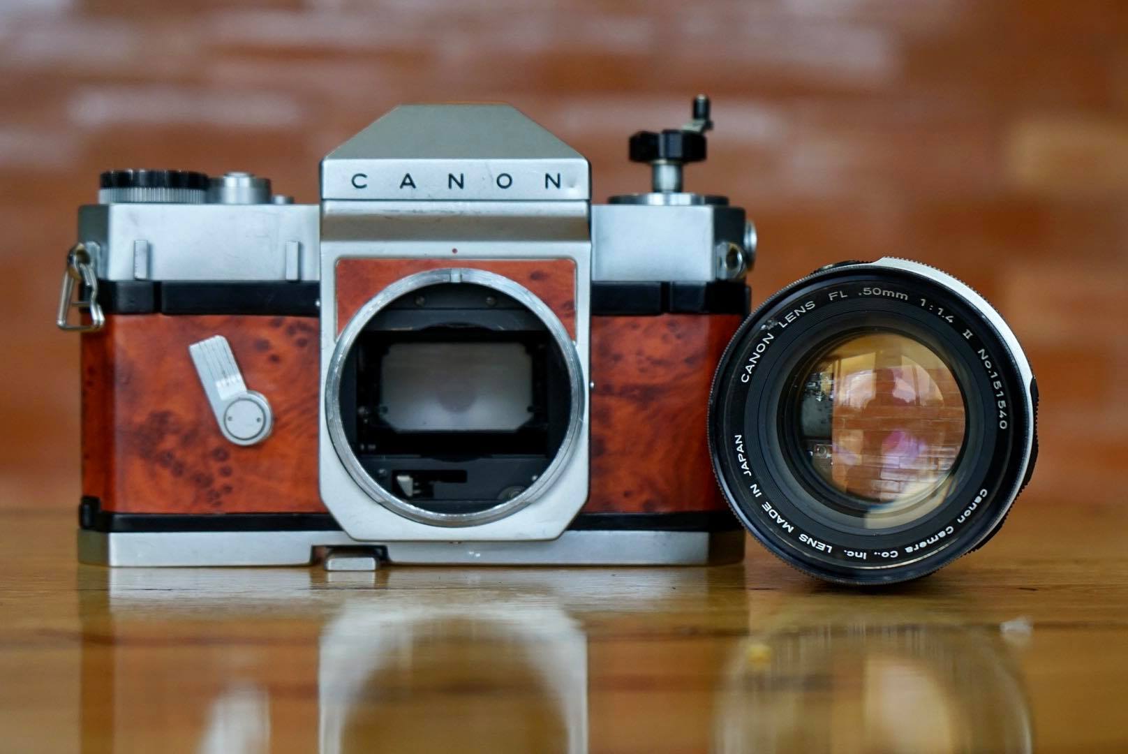 美品・希少】Canonflex RP + R 50mm F1.8 美品・希少】Canonflex RP +