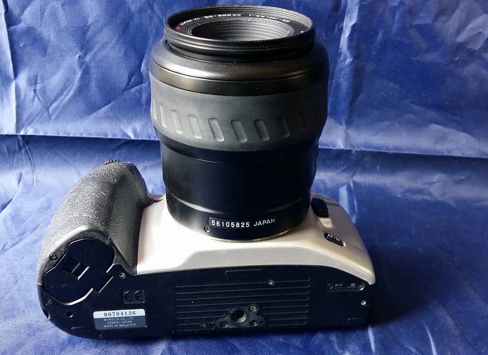 MINOLTA 303Si SUPER MINOLTA LENS AF XI 80-200MM.F4.5(22)-5.6