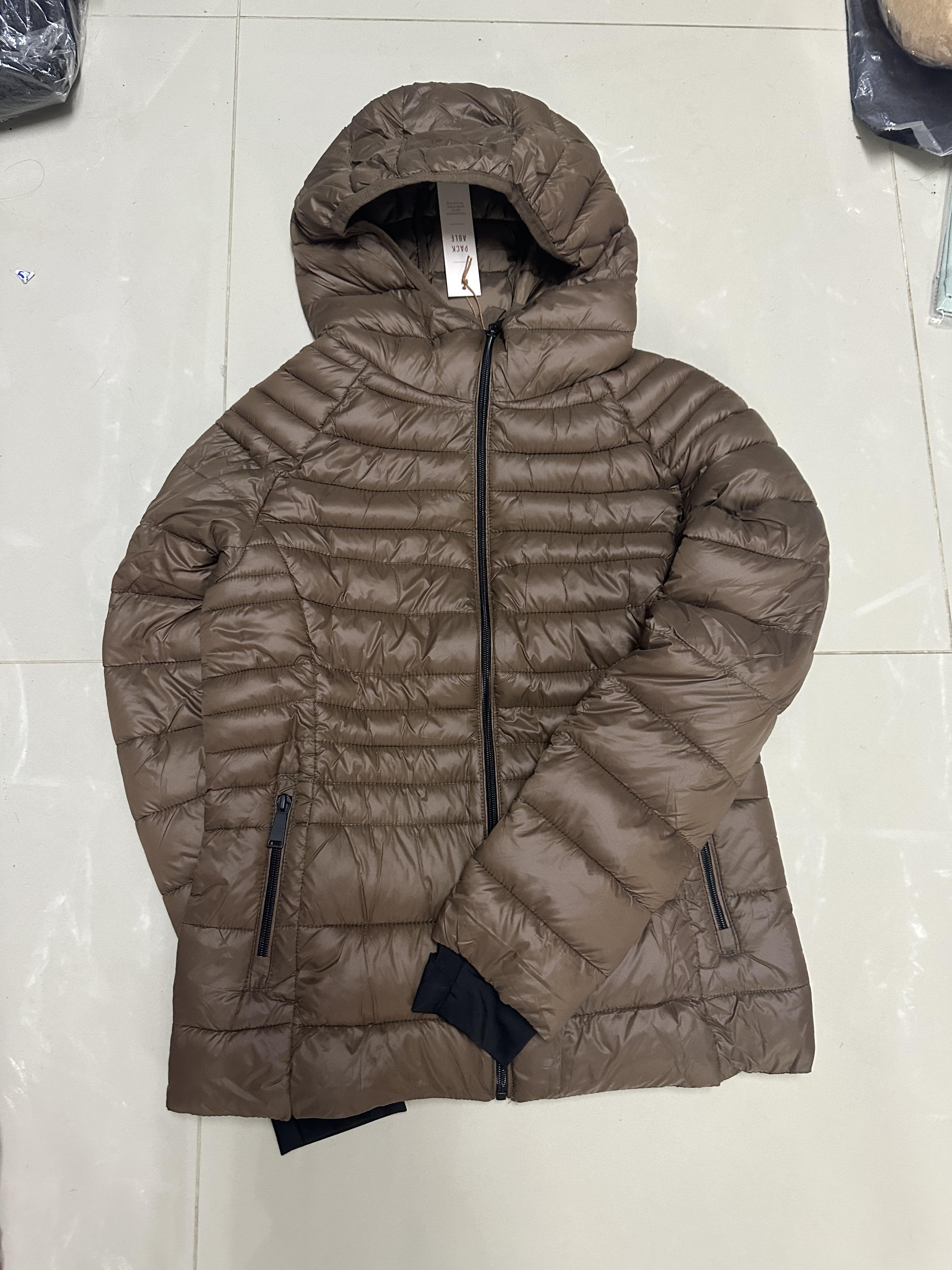 Love tree เสื้อกันหนาว บุนวมอุ่น แบรนด์ LOVE TREE ultra light packable (Padded puffer coat สำเนา สำเนา สำเนา