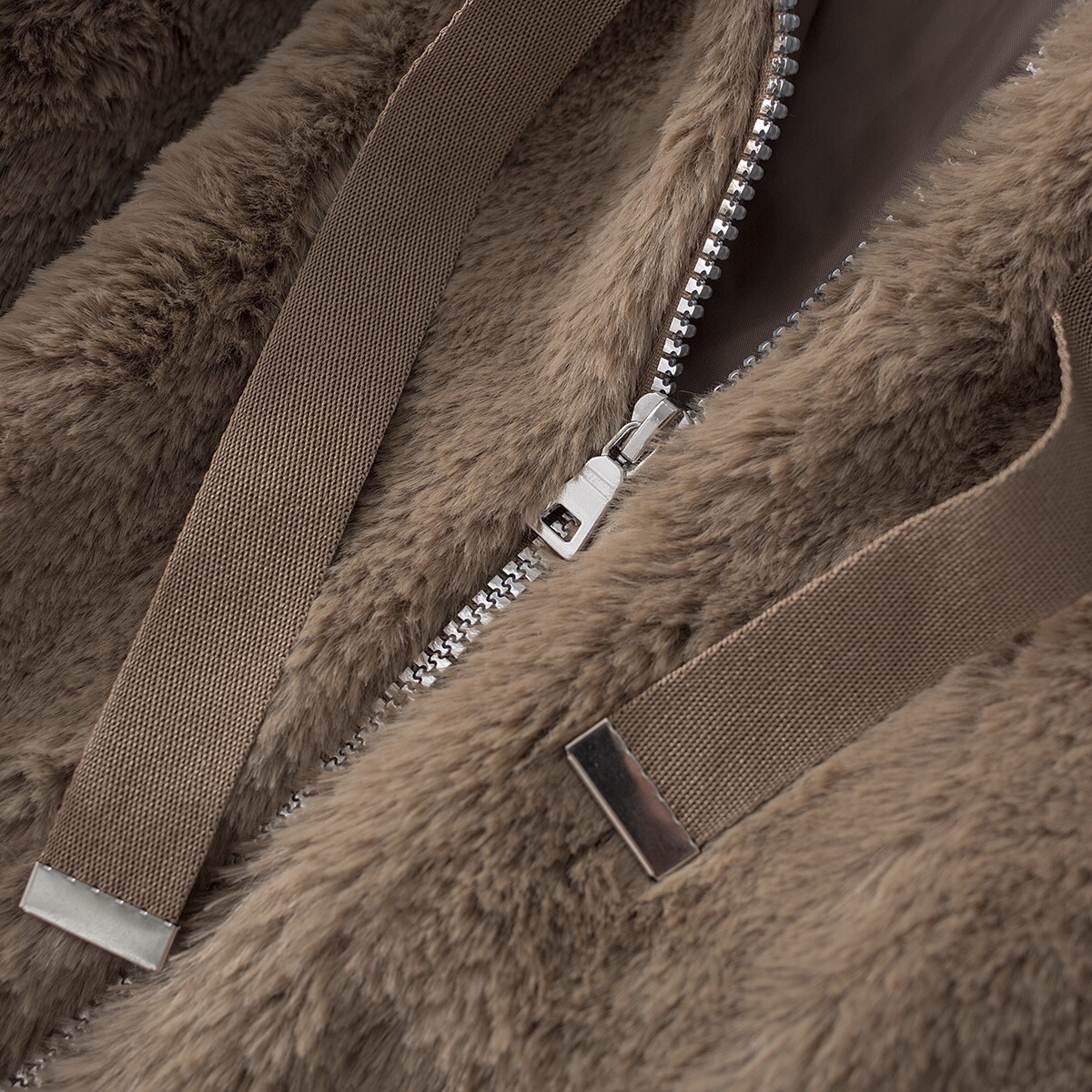 Page one เสื้อเฟอร์กันหนาว หมวกฮู้ด เสื้อขน Fluffy coat แบรนด์ page One ดำ