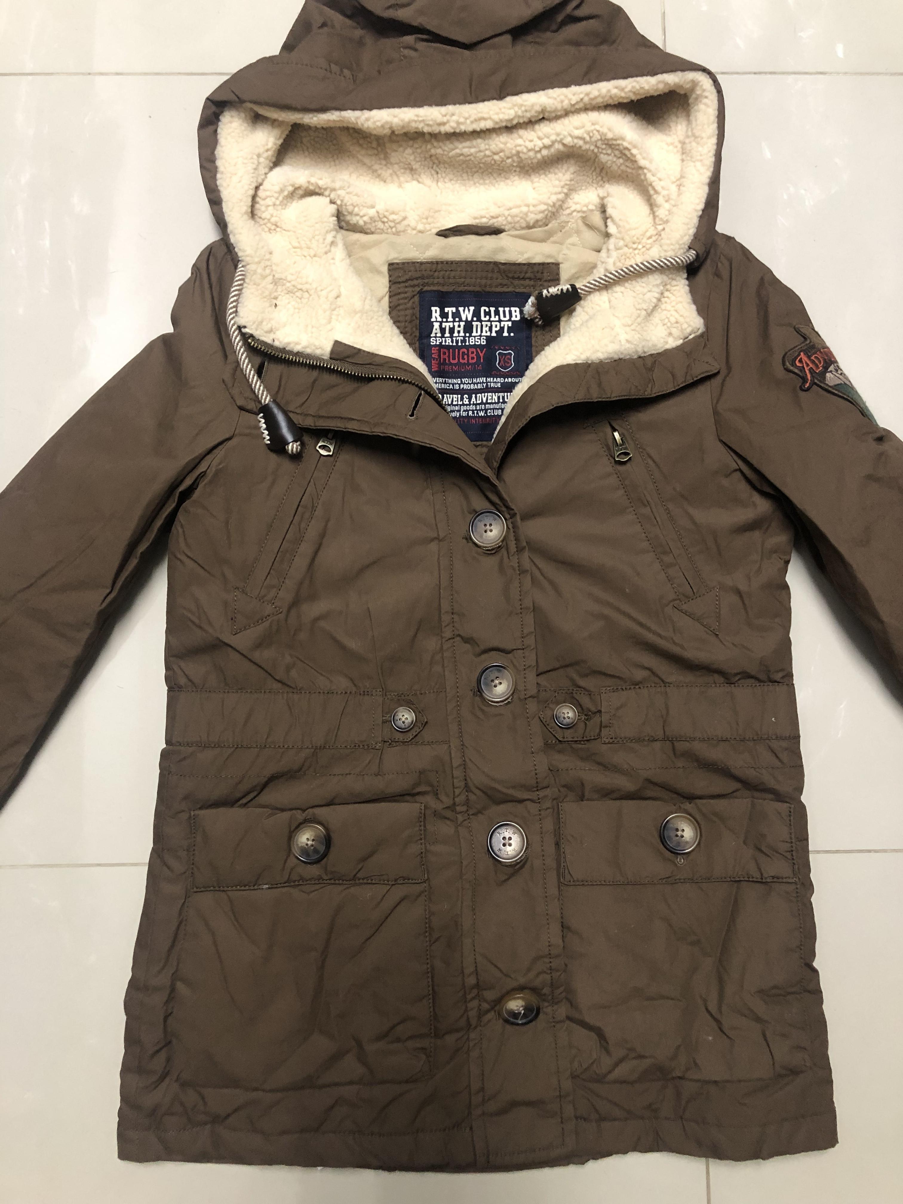 Rtw club เสื้อกันหนาว parka ปาร์ก้า โค้ทกันหนาว เสื้อฮูทเฟอร์ สีน้ำตาล แบรนด์ R.T.W. club ATH Dept แต่งขนเฟอร์ ซับขนอุ่นด้านใน น้ำตาล