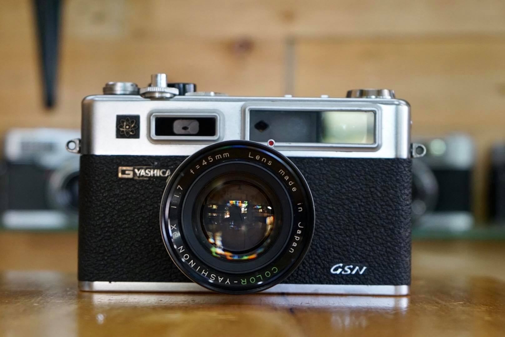 YASHICA ELECTRO 35 GSN COLOR YASHINON DX 45MM. F1.7