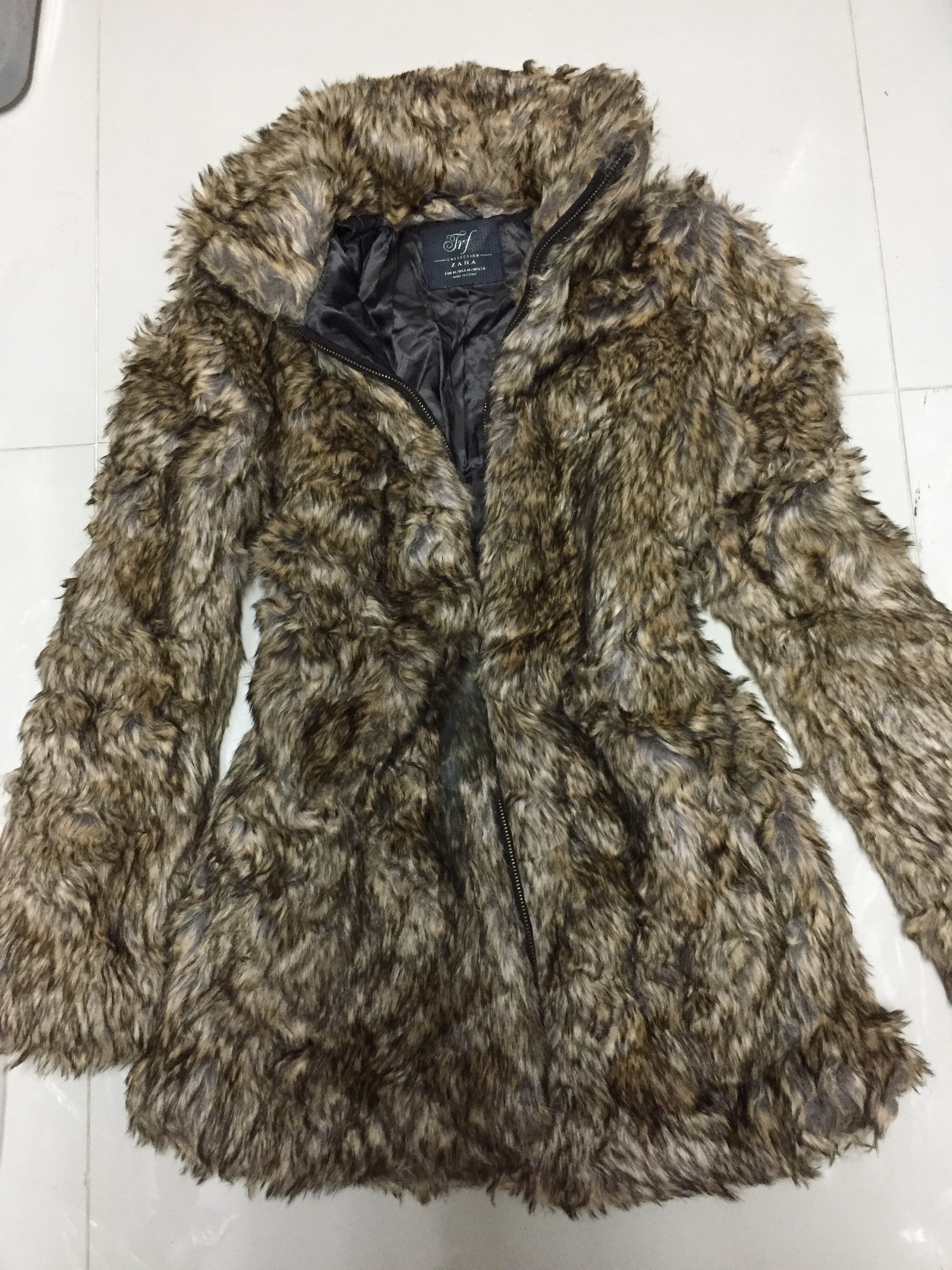 Zara เสื้อโค้ทเฟอร์ โค้ทขนสัตว์ แบรนด์เนม ZARA สีน้ำตาล ขนนุ่ม งานสวย พรีเมี่ยมมากเลยคะ งานช็อปแท้100% คะ SIe S/M/L น้ำตาล