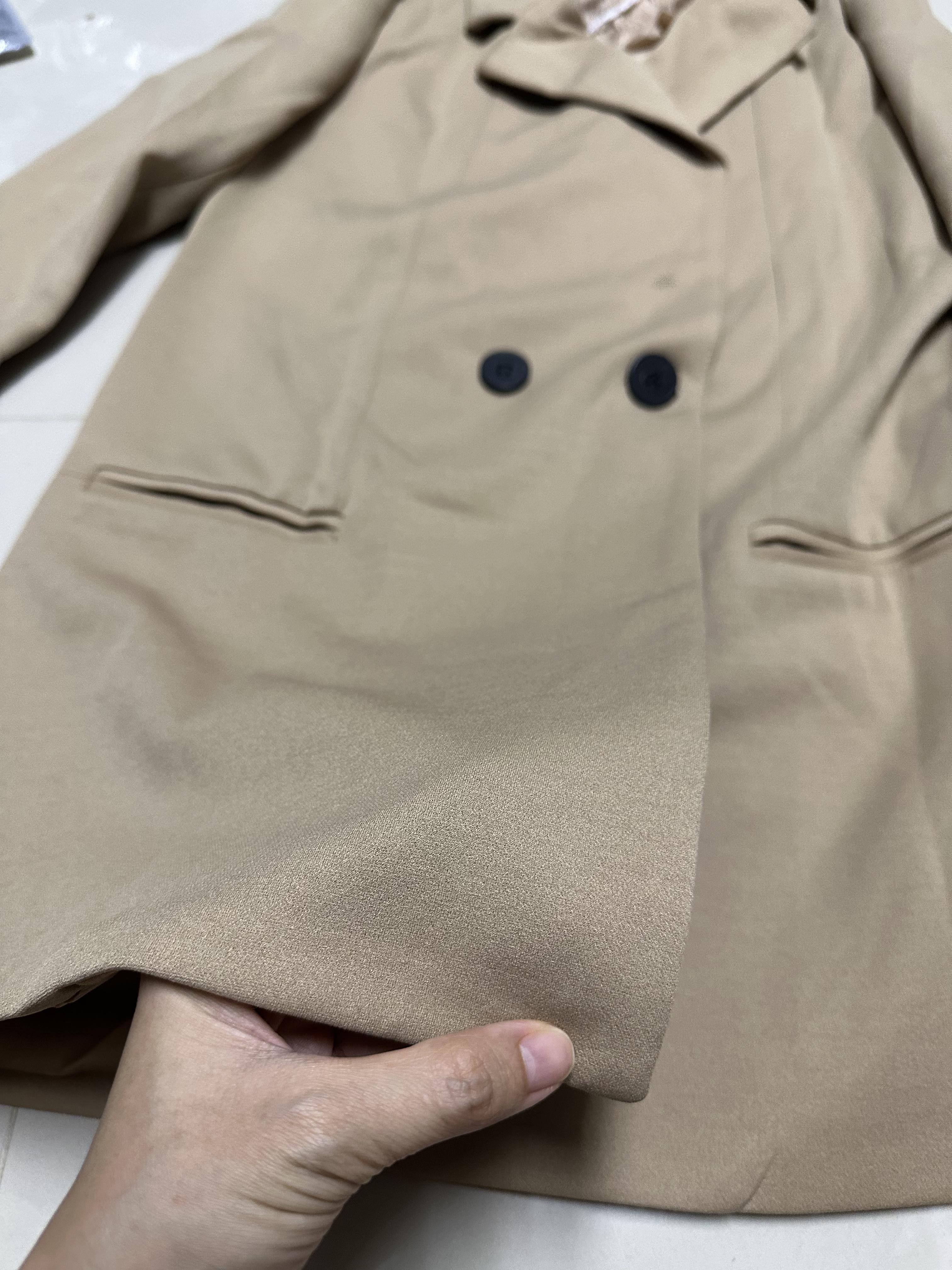 aiku เสื้อนอก เสื้อคลุม เสื้อสูท สีนู้ด สีเบจอ่อน แบรนด์ Aiku
