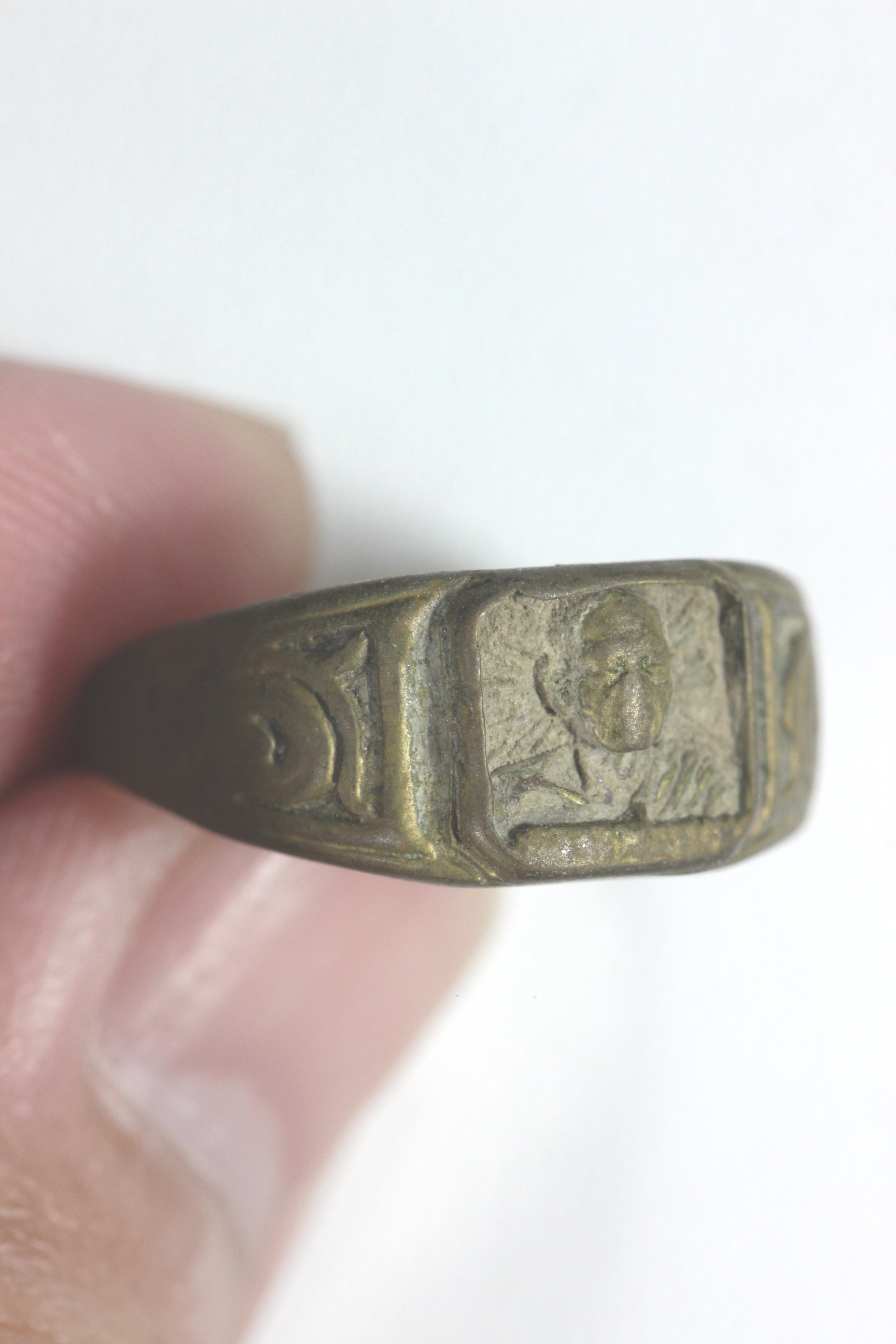 แหวนไม่ทาบที่