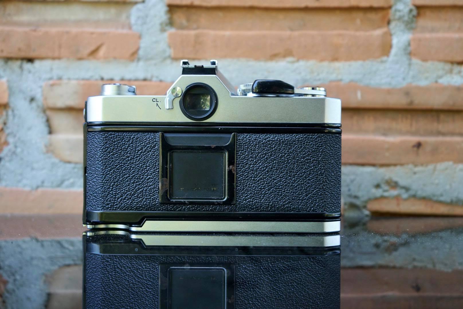 KONICA AUTOREFLEX T3 KONICA HEXANON 52MM.F1.8