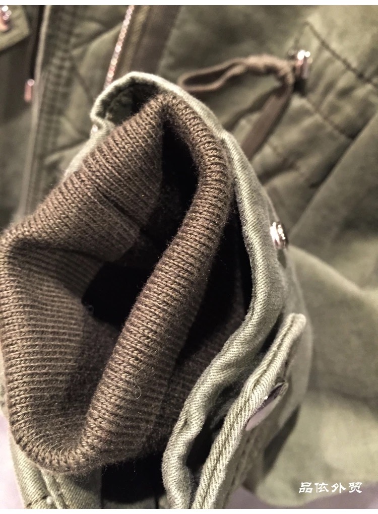 เสื้อโค้ทฮูท BERSHKAกันหนาว Parka สีเขียวแต่งขนเฟอร์ ซับขนอุ่นด้านใน (เฟอร์ & ขนอุ่นด้านใน ถอดได้คะ) งานสวย บุนวมอุ่น ใส่ติดลบได้เลยคะ Size XS/S/M/ L เขียว