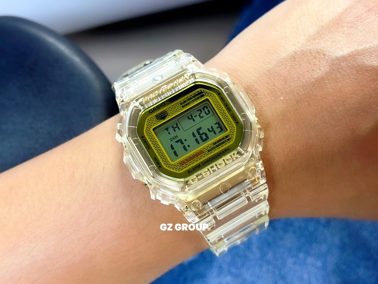 G-SHOCK DW-5035E-7JR GLACIER GOLD 35周年記念モデル Gショック
