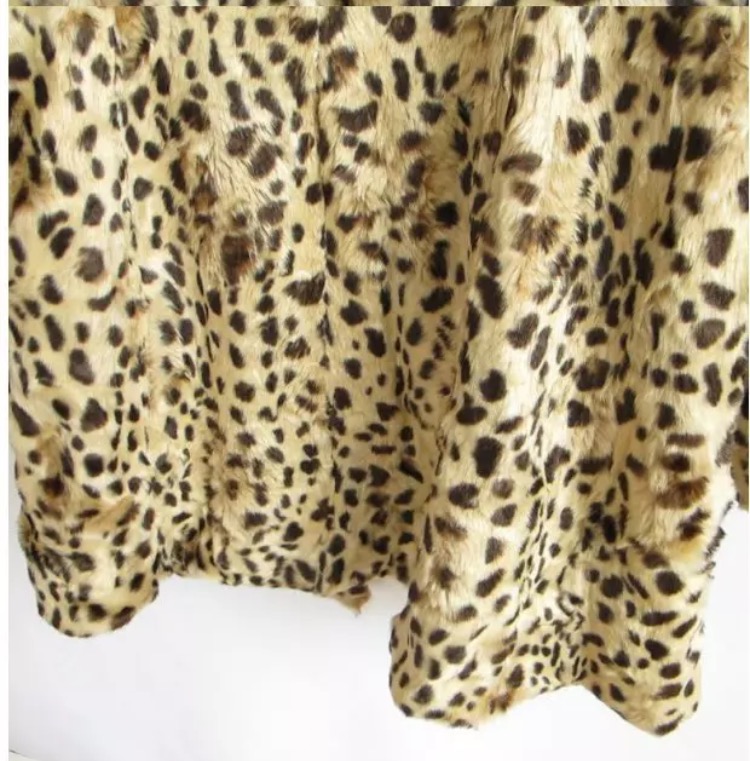Etam เสื้อโค้ท แต่งขน ลายเสือดาว สีเหลืองนูททอง โค้ทยาว แต่ชงขนหนานุ่ม เนื้อละเอียด ลายเสือดาว สวย หรู งานแบรนด์เนมหรู ETAM จากฝรั่งเศส แท้100% คะ Size S ลายเสือ