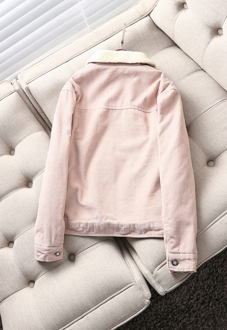 Bershka เสื้อกันหนาว เสื้อแจ็ค เนื้อลูกฟูก แต่งซับขนอุ่น สีขาวด้านใน แบรนด์ BESHKAงานสวย น่ารักมากคะ