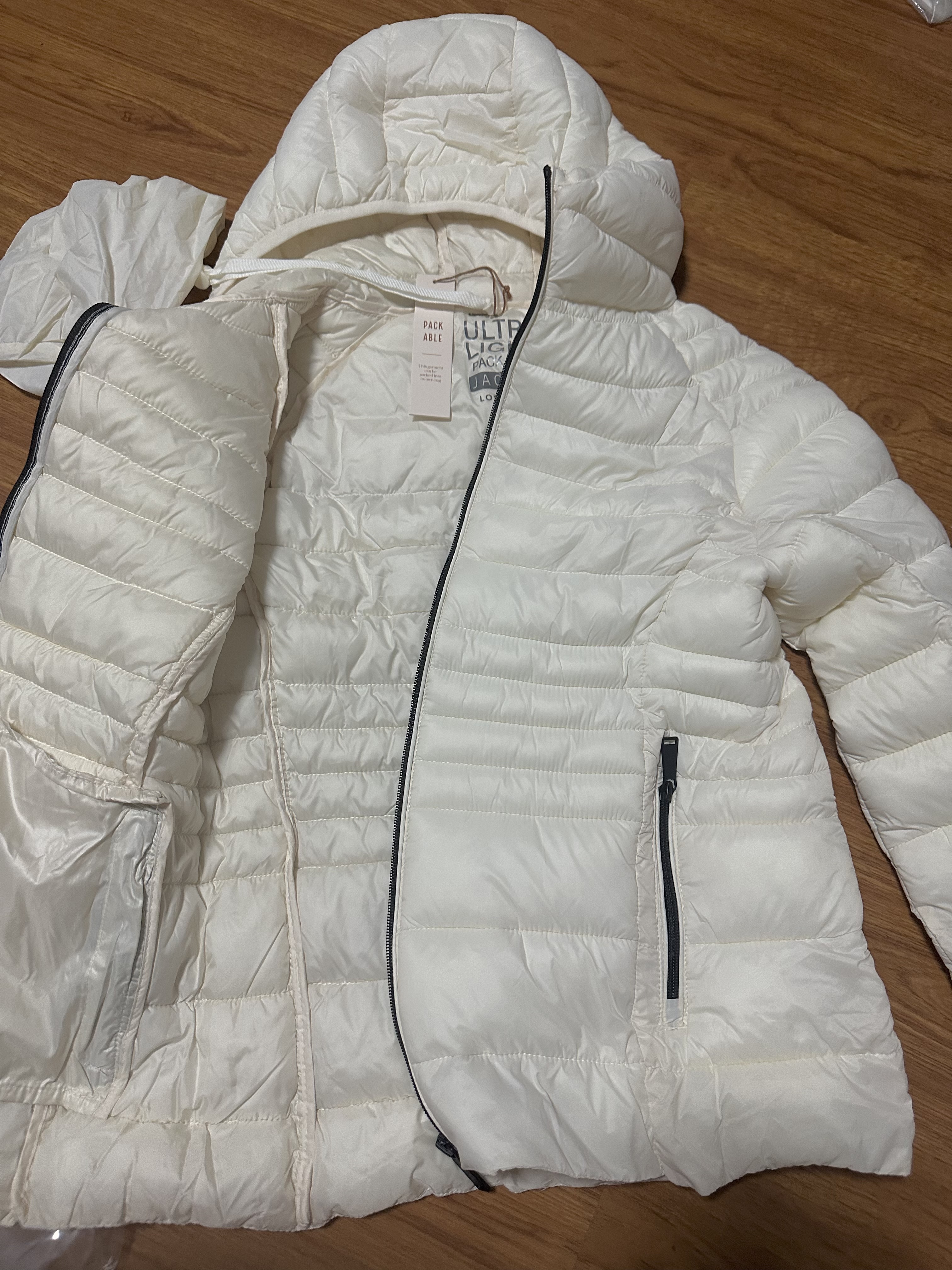Love tree เสื้อกันหนาว บุนวมอุ่น แบรนด์ LOVE TREE ultra light packable (Padded puffer coat สำเนา สำเนา สำเนา