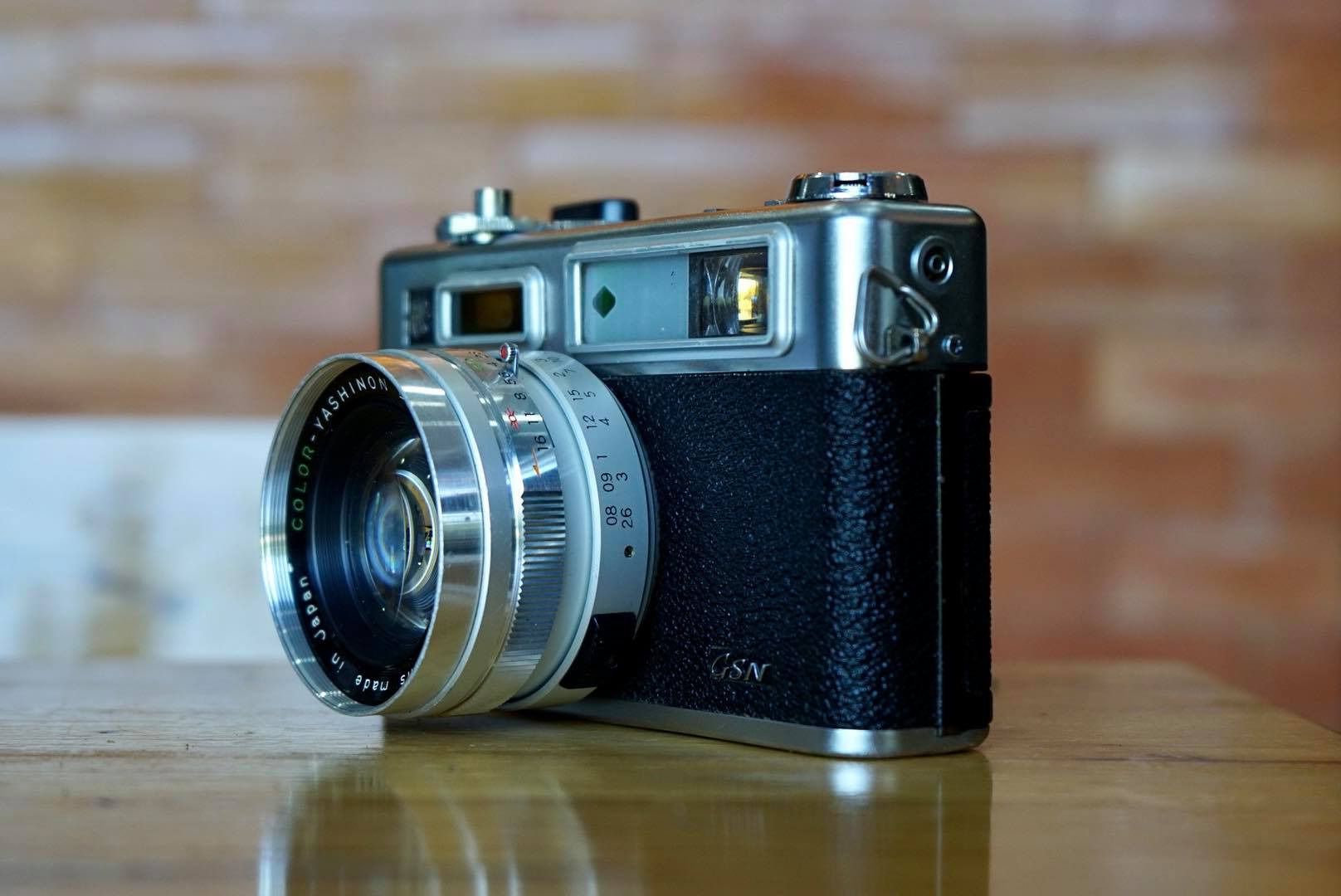 YASHICA ELECTRO 35 GSN COLOR YASHINON DX 45MM. F1.7