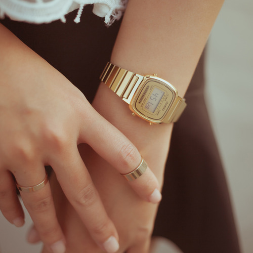 CASIO นาฬิกาคาสิโอ นาฬิกาข้อมือ นาฬิกากันน้ำ นาฬิกาของแท้ ประกันศูนย์ CMG 1 ปี รุ่น LA670WGA-9D นาฬิกาสีทอง