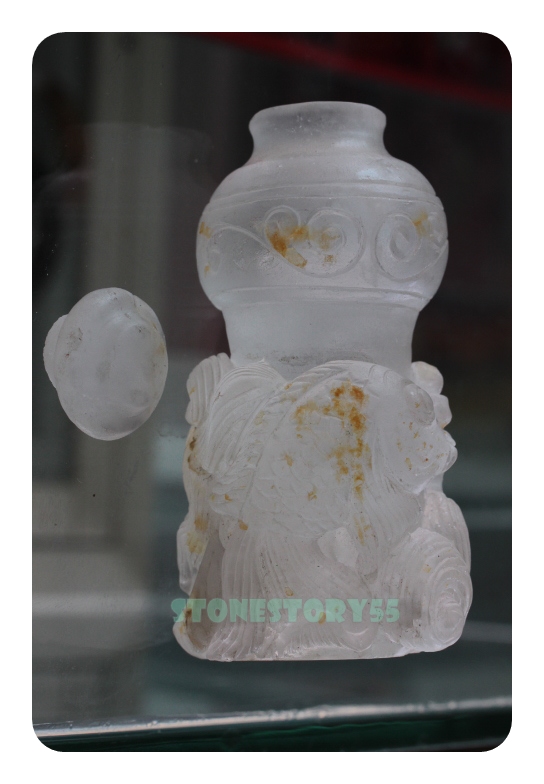 ควอทซ์ แกะสลักขวดปลาเล่นน้ำ