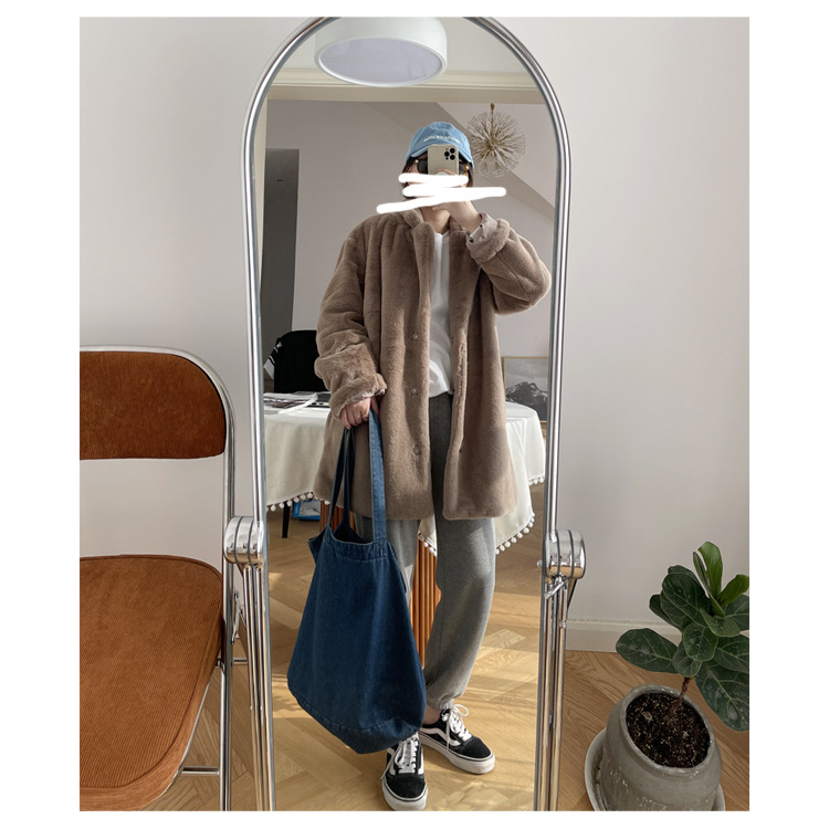 เสื้อโค้ทเฟอร์ โค้ทขนสัตว์เทียม แบรนด์ AZUL by moussy สีเทา ขนนุ่ม งานสวย พรีเมี่ยมมากเลยคะ งานช็อปแท้100% คะ SIe S/M/L สำเนา สำเนา น้ำตาล