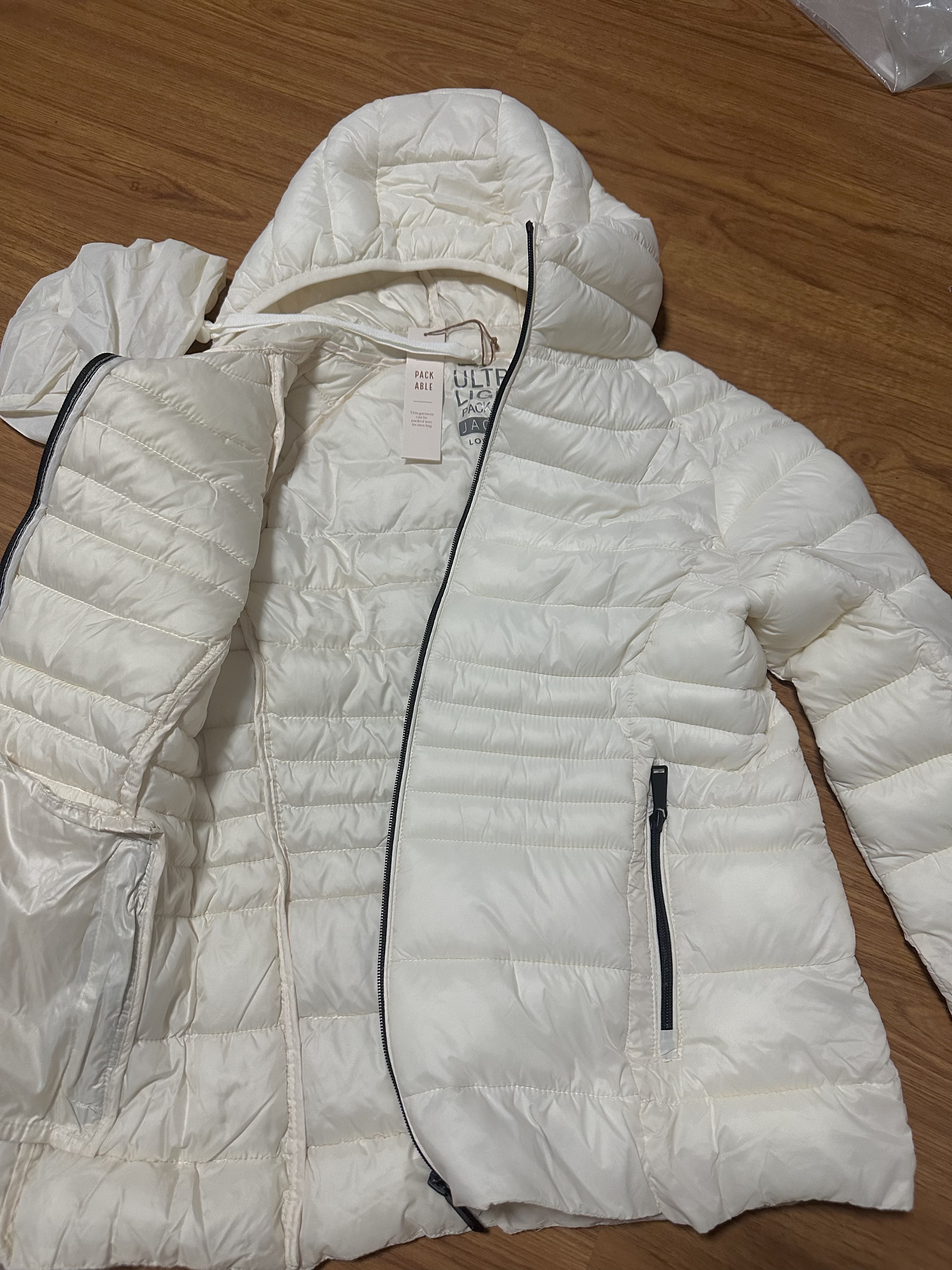 Love tree เสื้อกันหนาว บุนวมอุ่น แบรนด์ LOVE TREE ultra light packable (Padded puffer coat สำเนา สำเนา สำเนา