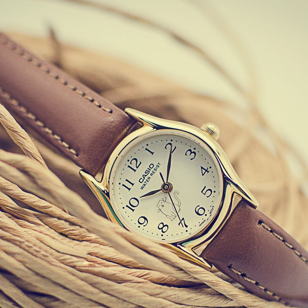 CASIO นาฬิกาคาสิโอ นาฬิกาข้อมือ นาฬิกากันน้ำ นาฬิกาของแท้ ประกันศูนย์ CMG 1 ปี รุ่น LTP-1094Q-7B8 นาฬิกาสีน้ำตาล