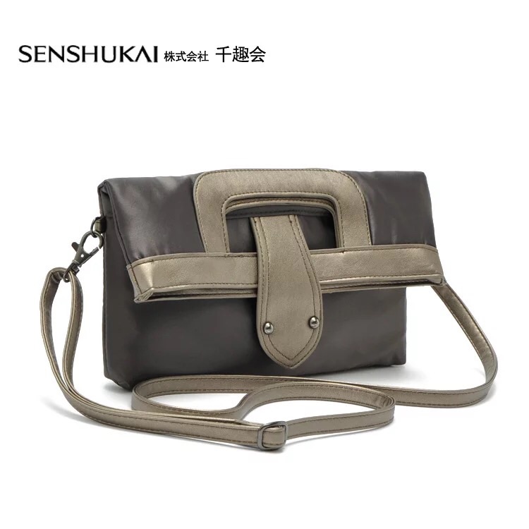 กระเป๋าคลัชมือ กระเป๋าสะพายข้าง แบรนด์ SENSHUKAI เนื้อผ้าไหมสีเทา มีสายยาวสะพายข้าง (ถอดใส่ได้คะ)