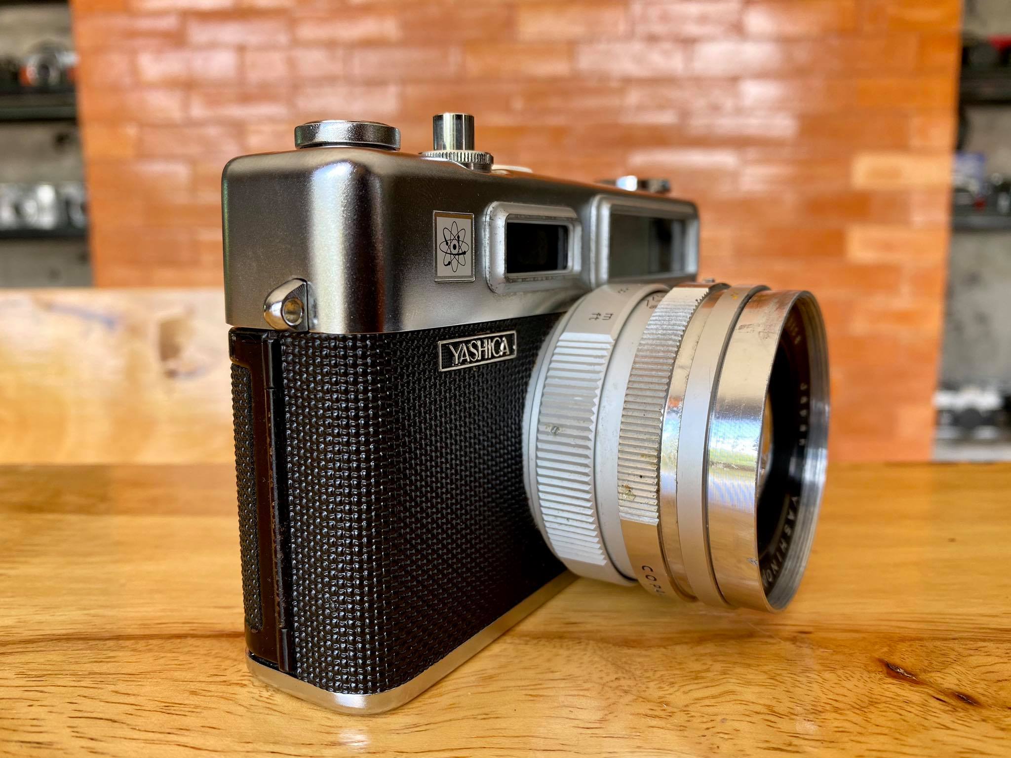 YASHICA ELECTRO 35 YASHINON-DX 45MM. F1.7
