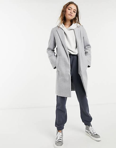 เสื้อโค้ท เสื้อโค้ทกันหนาว โค้ทวูล tailored knot coat สีเบจ แบรนด์ STRADIVARIUS สำเนา
