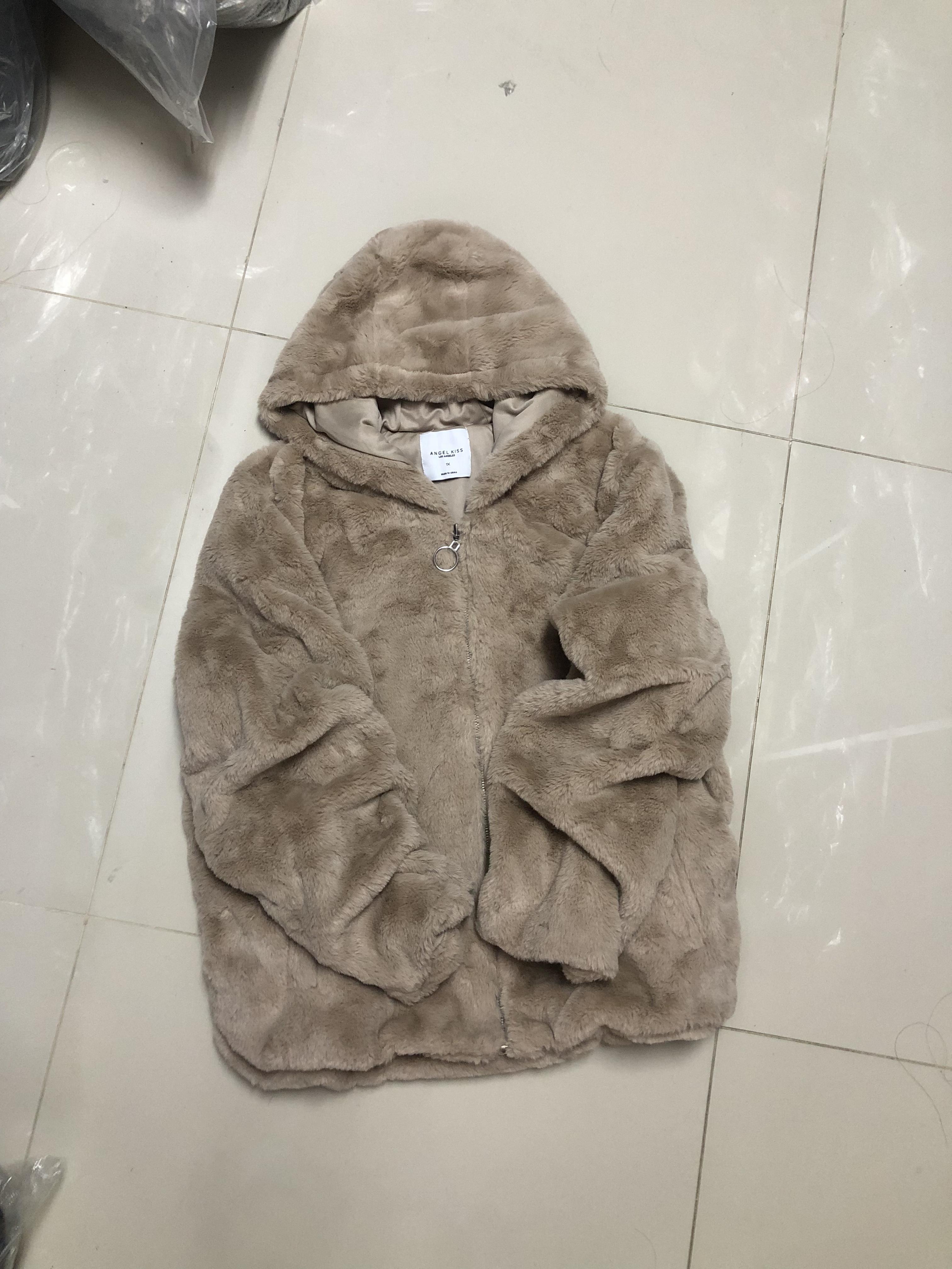 Angel kiss เสื้อเฟอร์กันหนาว หมวกฮู้ด เสื้อขน แบรนด์ ANGEL KISS (FLUFFY COAT) สำเนา น้ำตาลนู้ด