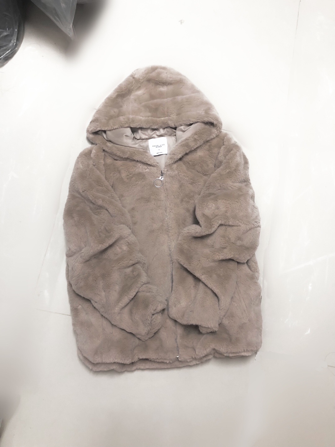 Angel kiss เสื้อเฟอร์กันหนาว หมวกฮู้ด เสื้อขน แบรนด์ ANGEL KISS (FLUFFY COAT) สำเนา น้ำตาลนู้ด