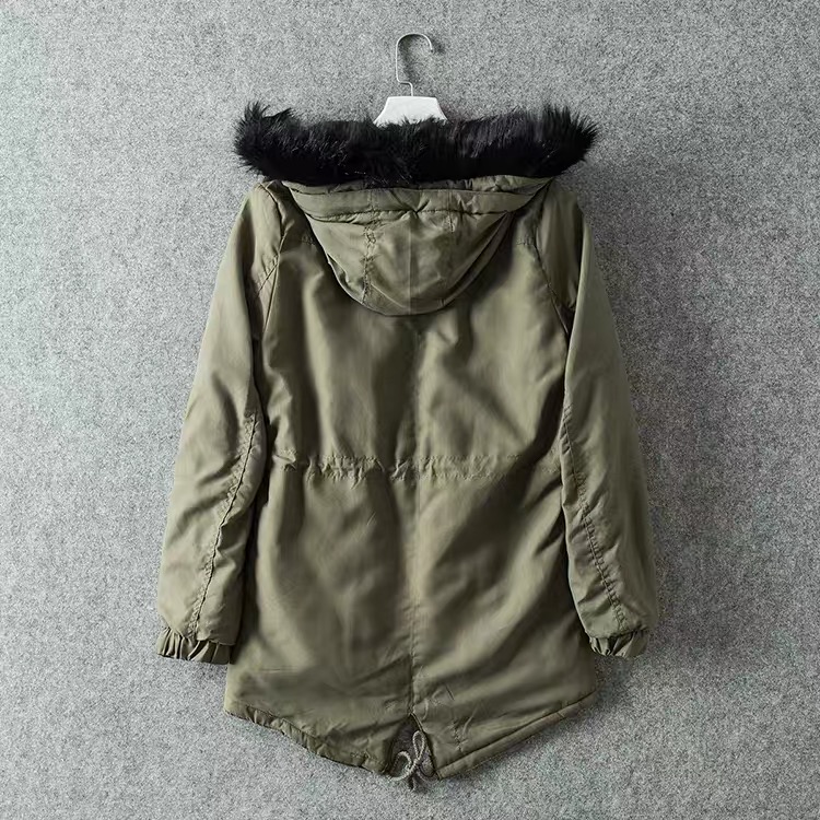 Ambiance เสื้อโค้ท ฮูท เสื้อกันหนาวparka สีเขียว แบรนด์ AMBIANCE OUTWEAR แต่งเฟอร์ บุนวมอุ่น งานสวย แนวมากคะ เขียว