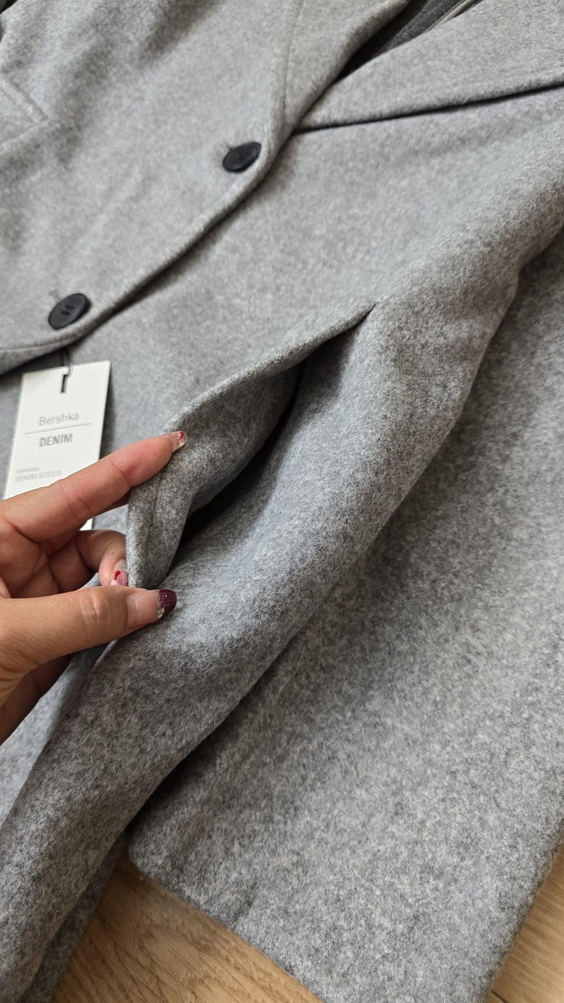 เสื้อโค้ท เสื้อกันหนาว Trench coat Bershka Knitting สีเทา แบรนด์ mohito สำเนา สำเนา