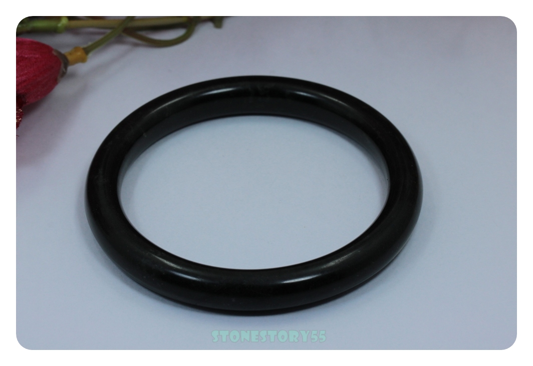 กำไลหยกดำ